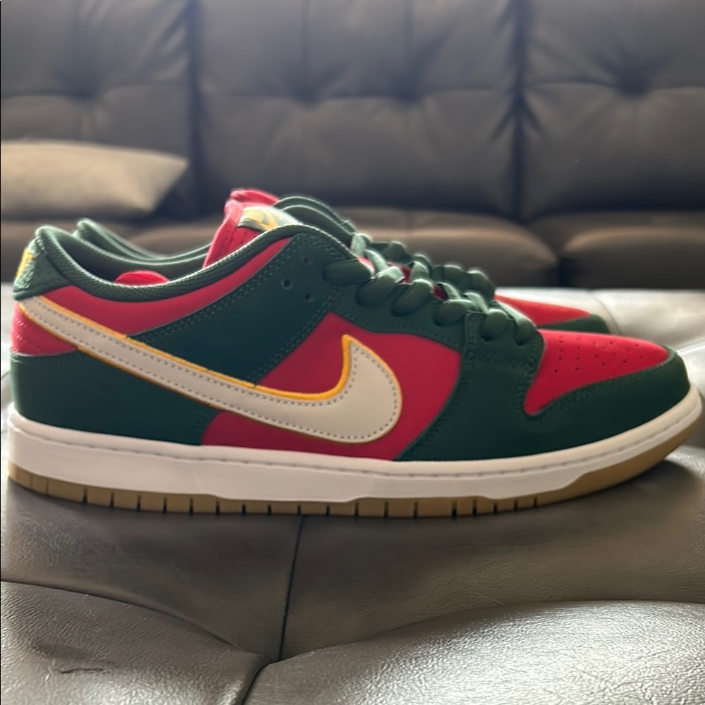 Nike SB Dunk Low Seattle SuperSonics 
Men’s Size 12